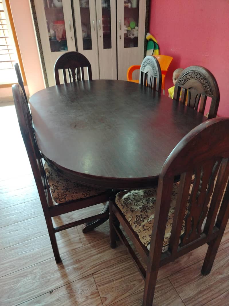 Dining table 0