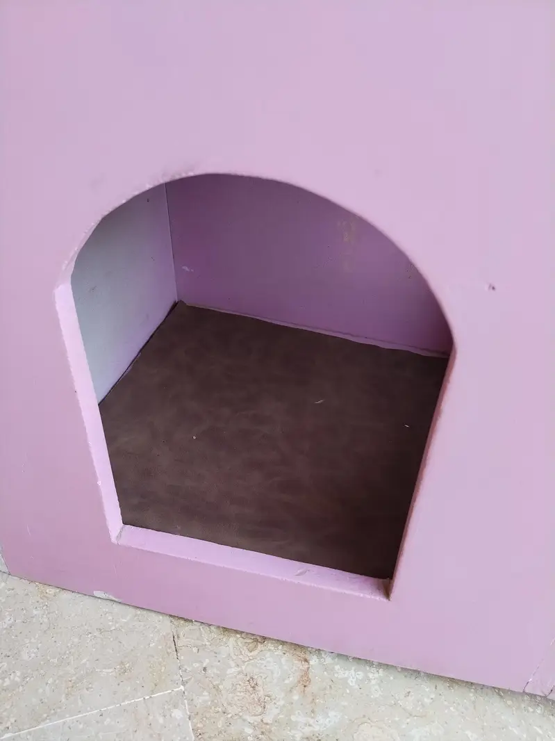 Wooden Cat House – Strong & Beautiful – Excellent Condition — photo 2