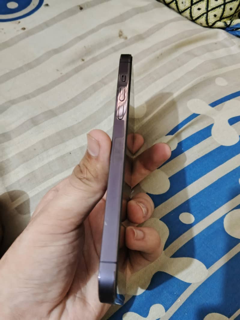 Apple iPhone 14 Pro Max 1