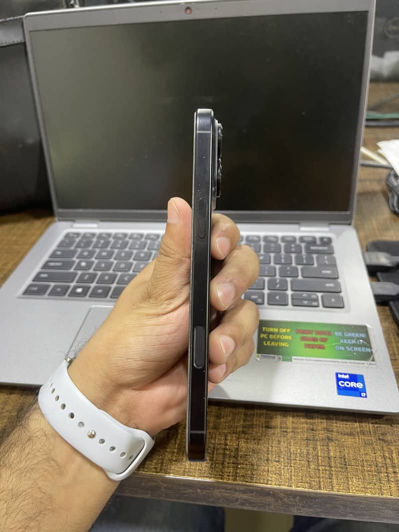 Apple iPhone 16 Pro Max 5