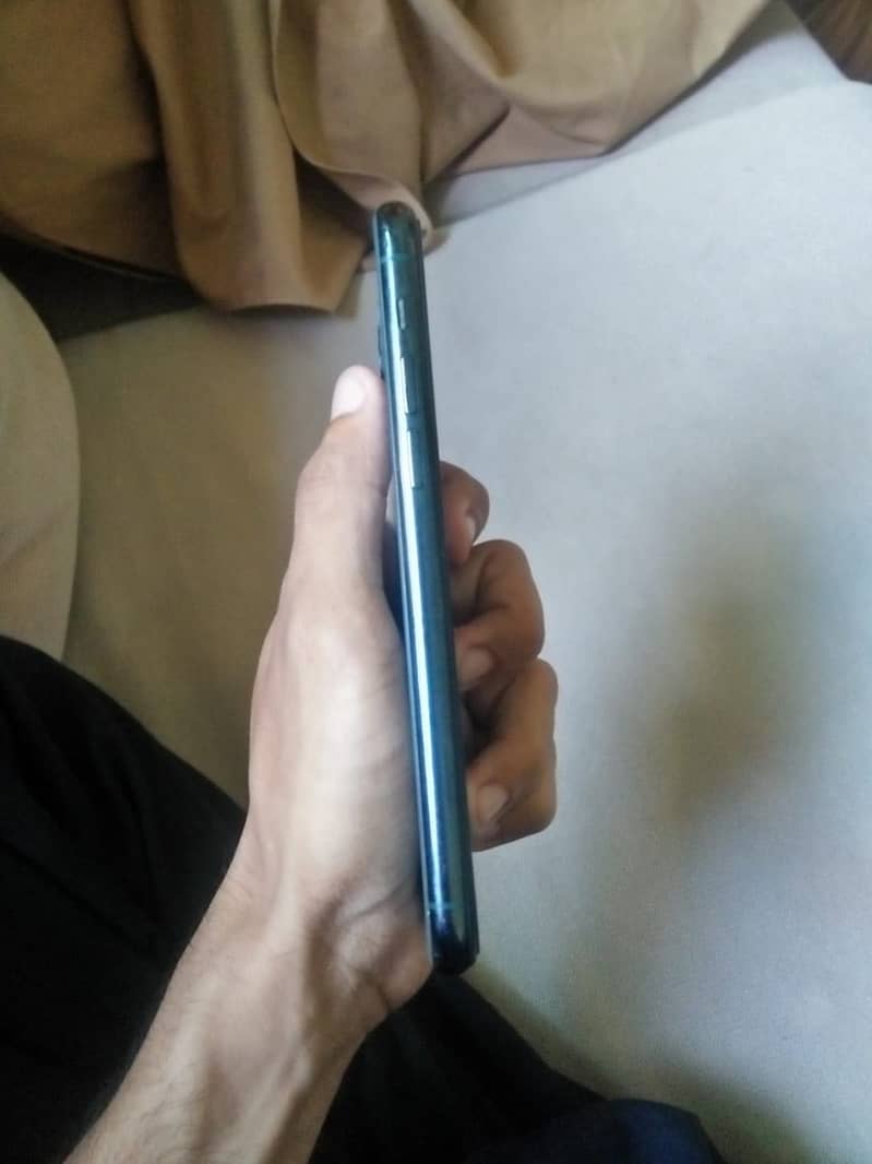 Apple iPhone 11 Pro 0