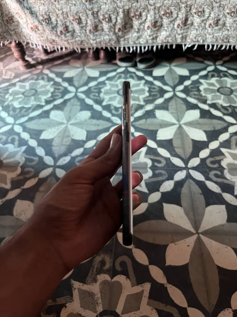 Samsung Mobile Note 8 4