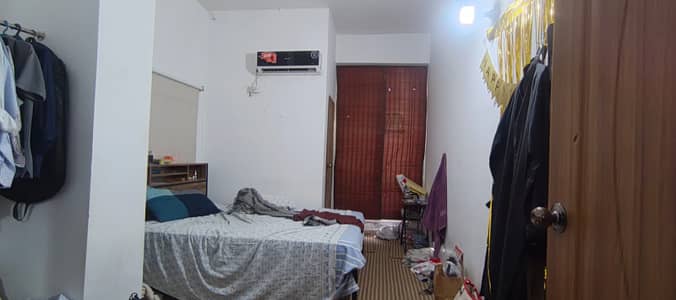 Flat available in Johar town