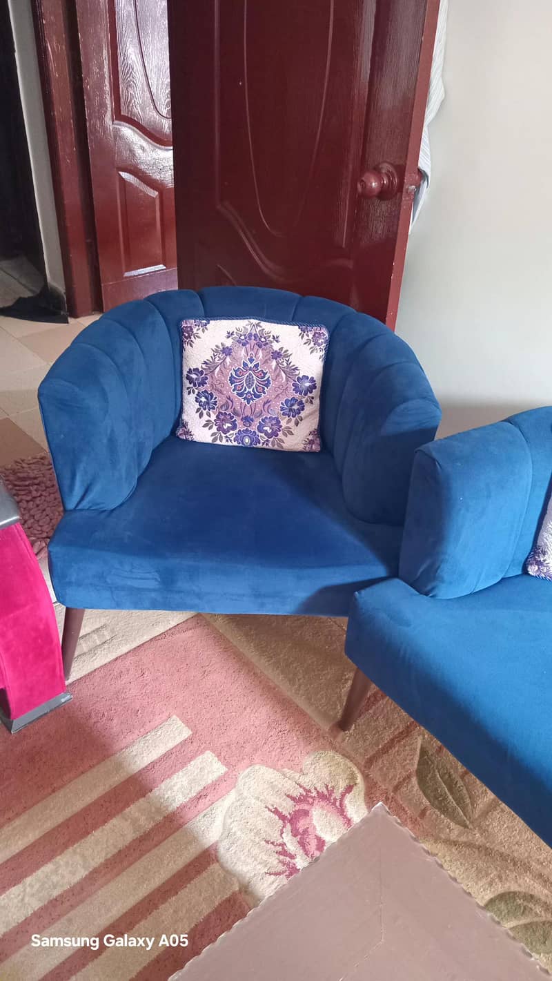4 seater sofa with table 2