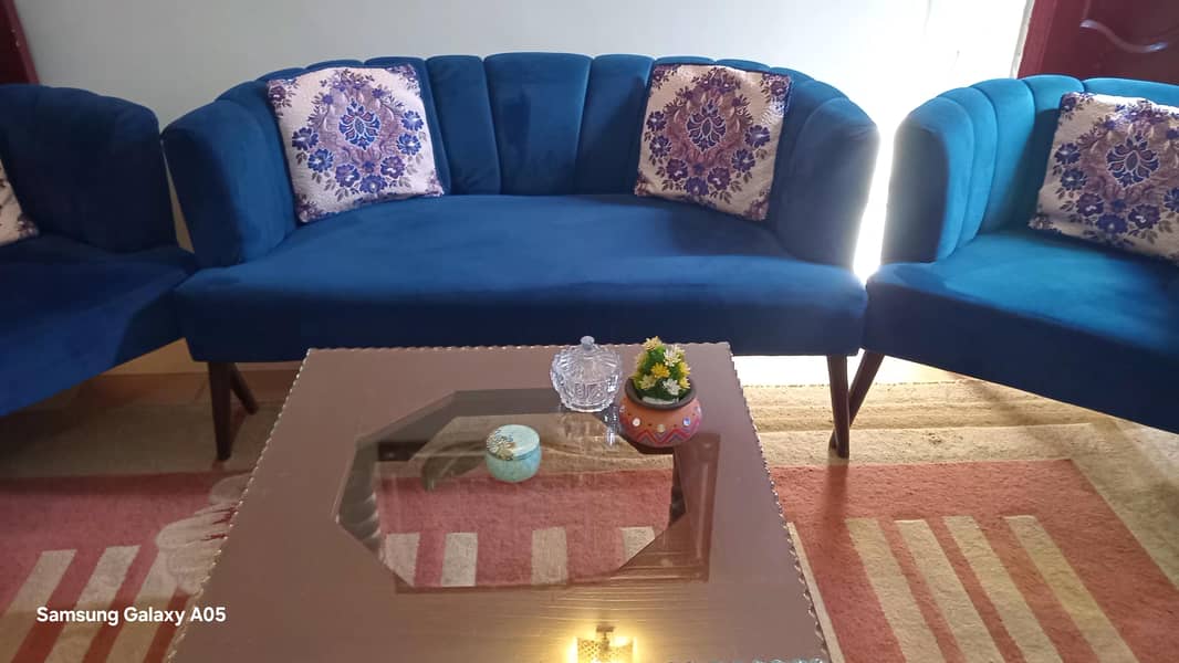 4 seater sofa with table 5