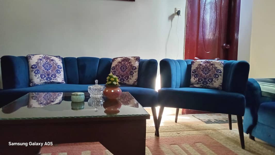 4 seater sofa with table 6