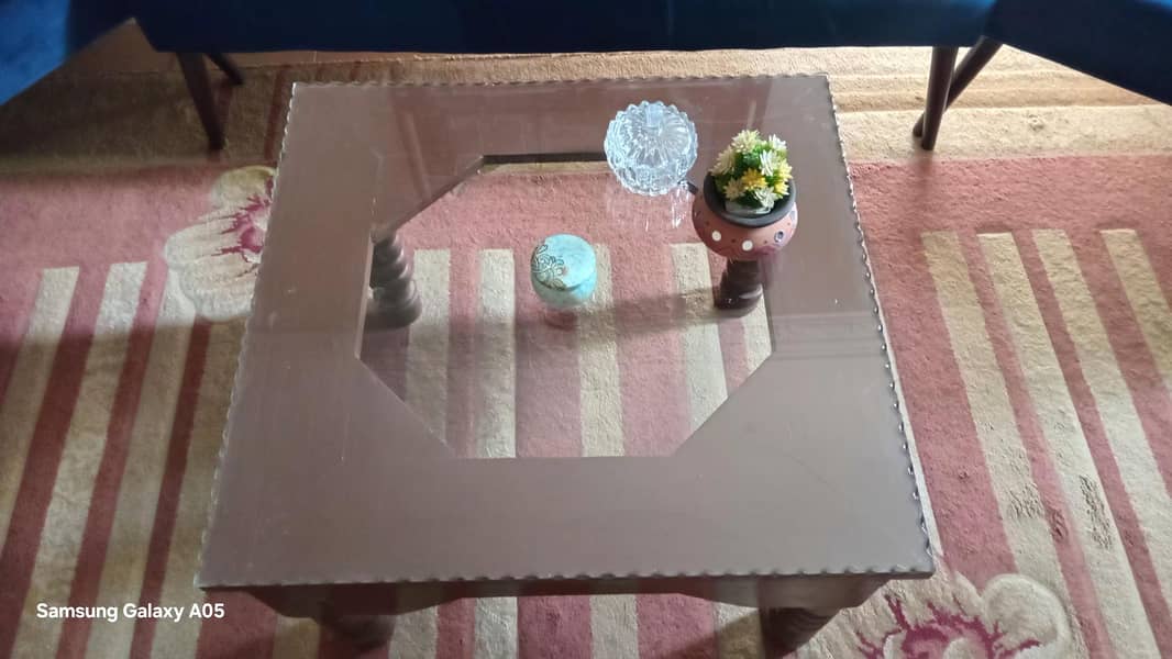 4 seater sofa with table 8