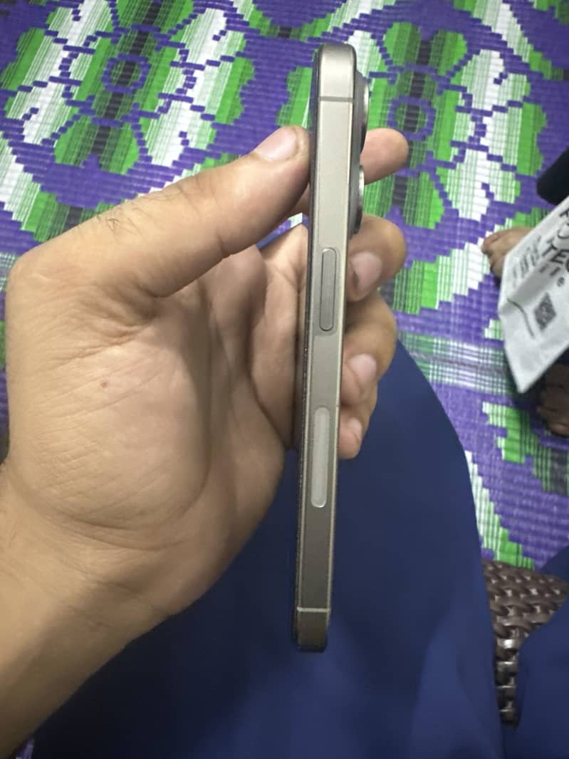 Apple iPhone 15 Pro 1