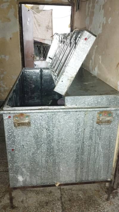 Trunk Paiti for Urgent Sale
