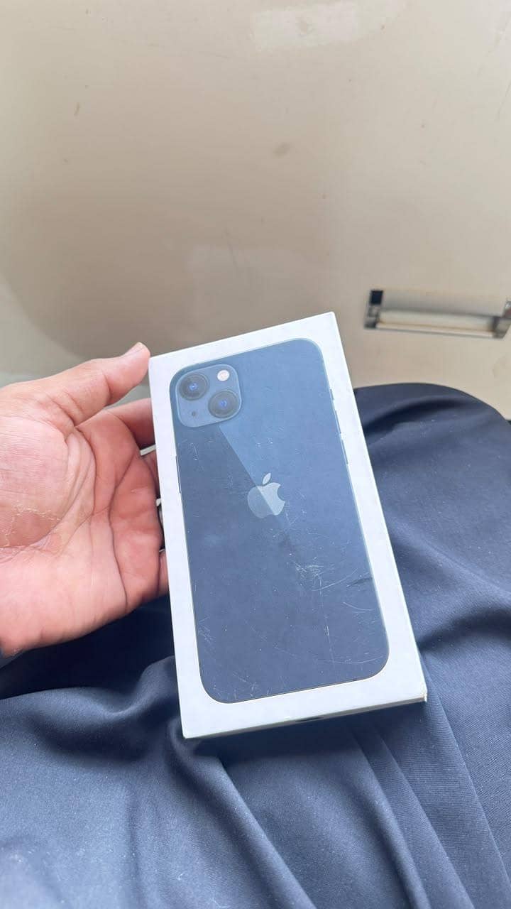 Apple iPhone 13 6