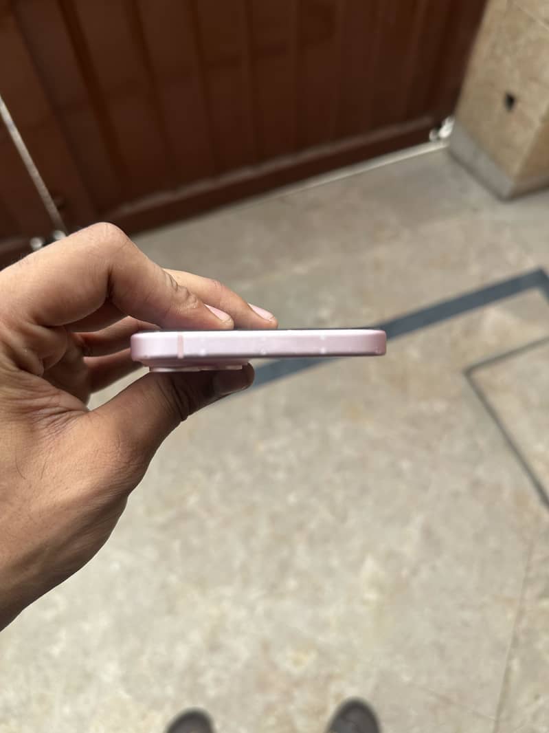 iPhone 15 plus 1