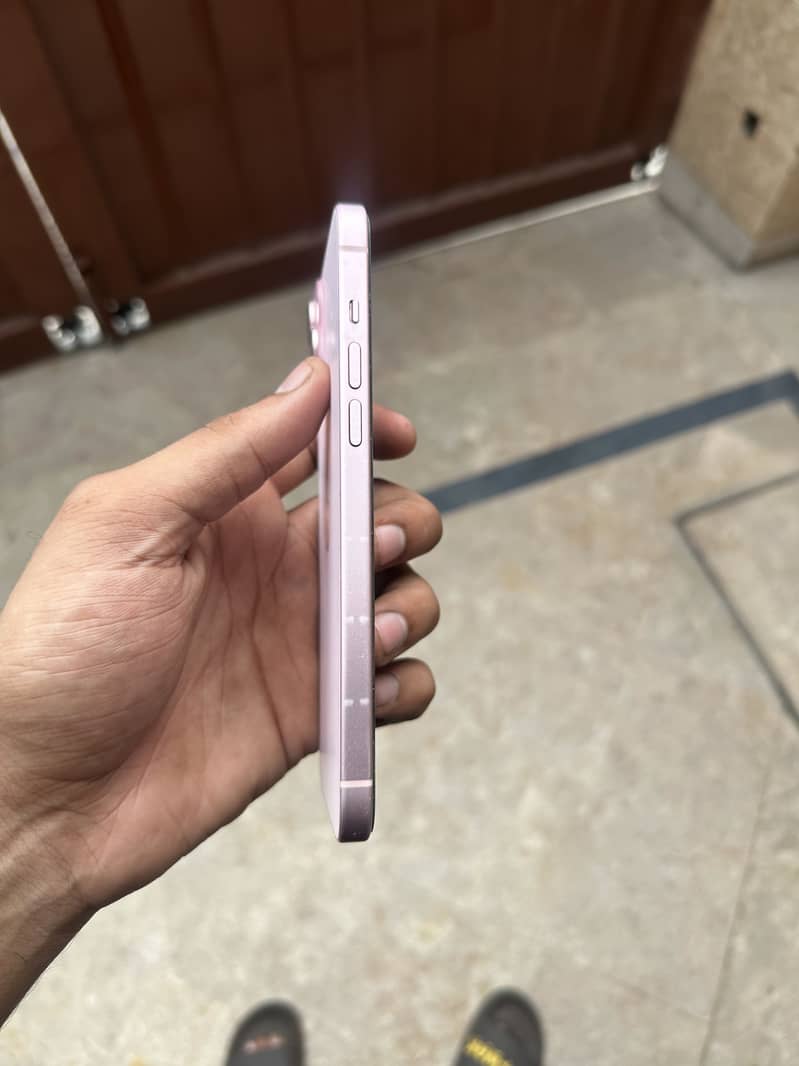 iPhone 15 plus 2
