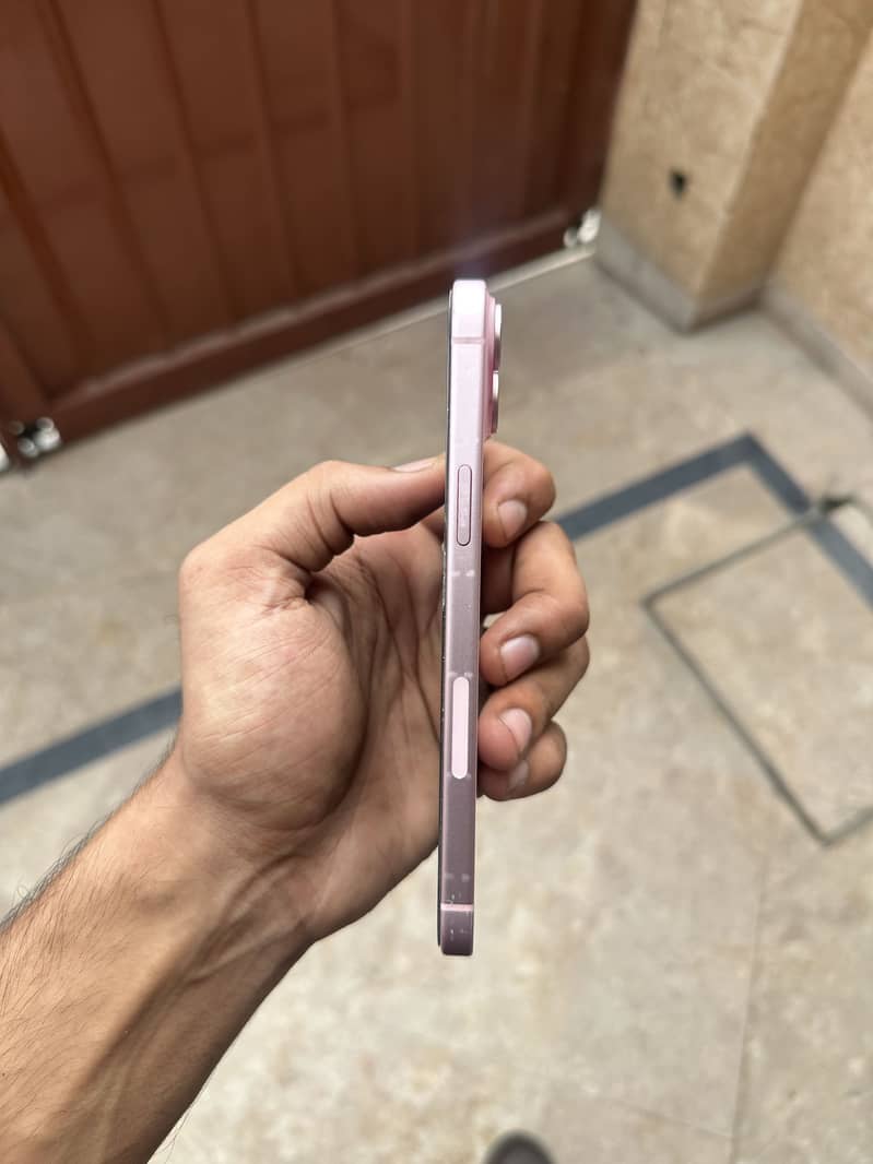 iPhone 15 plus 3
