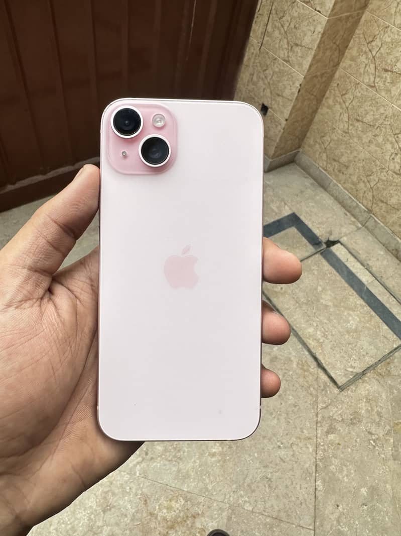 iPhone 15 plus 4