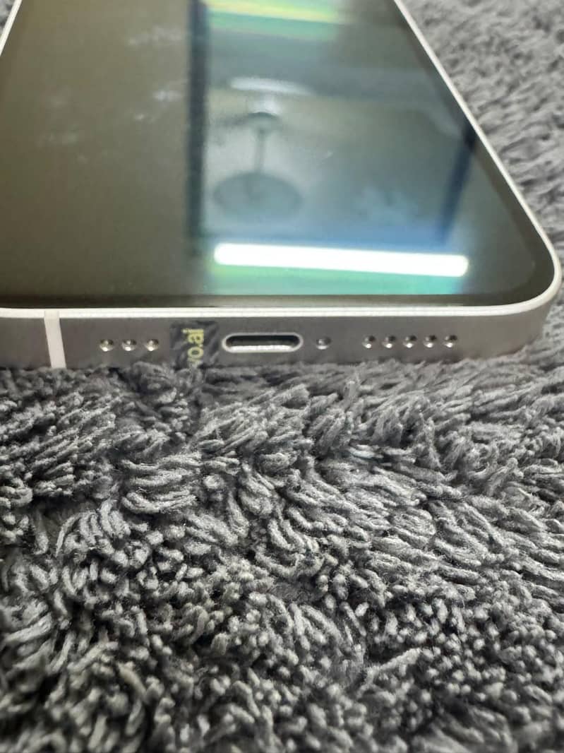 iPhone 14 2