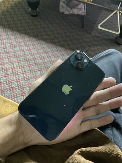 Apple iPhone 13