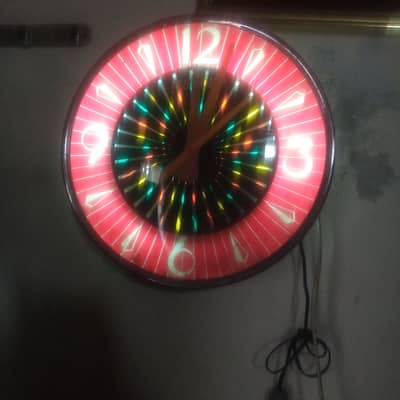 Metoro Wall Clock