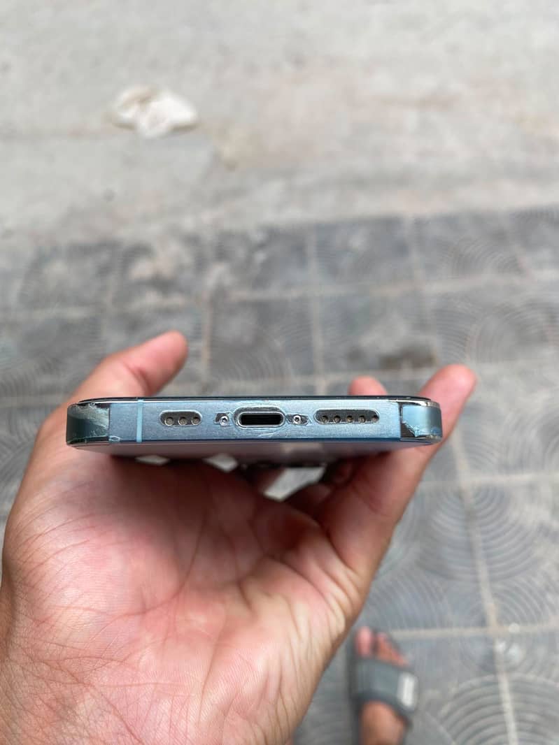 Apple iPhone 13 Pro 0