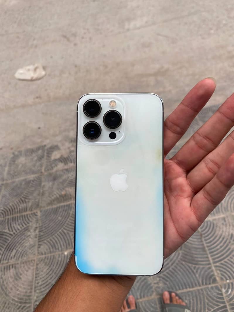 Apple iPhone 13 Pro 4