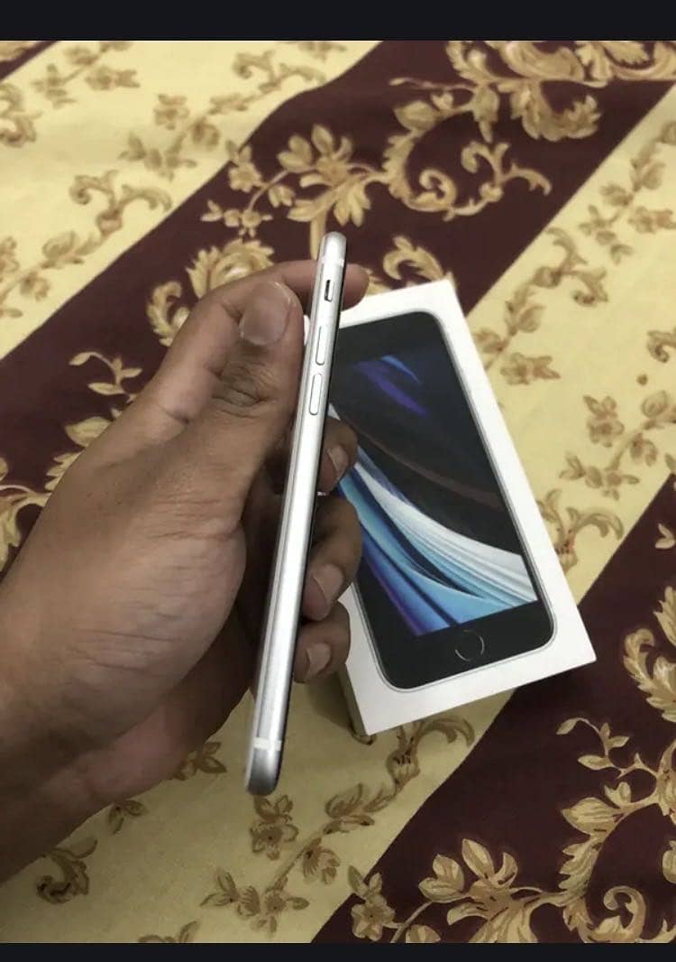 Apple iPhone SE 7