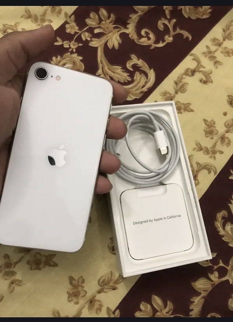 Apple iPhone SE 8