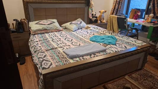 bed with 2 side tables