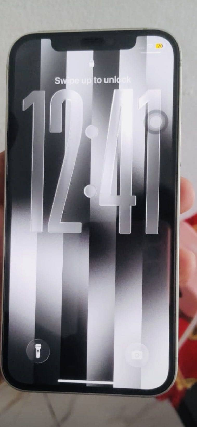 Apple iPhone 12 4
