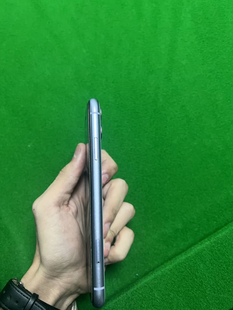 Apple iPhone 11 2
