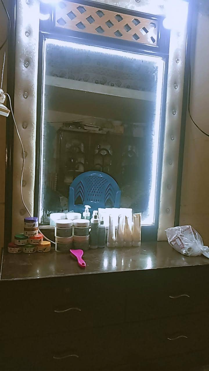 Dressing Table 0