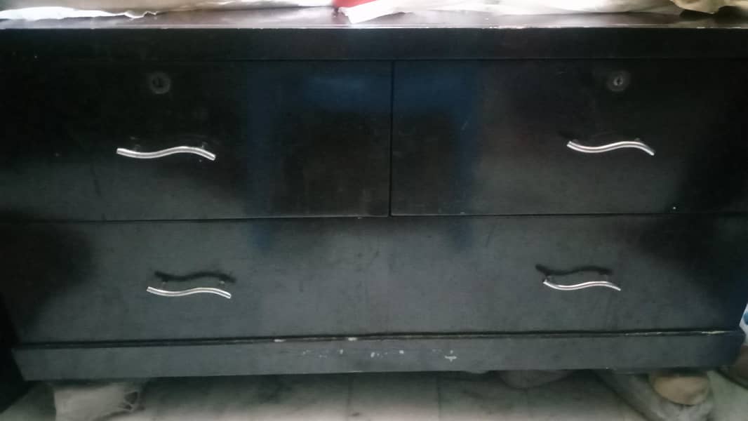 Dressing Table 4