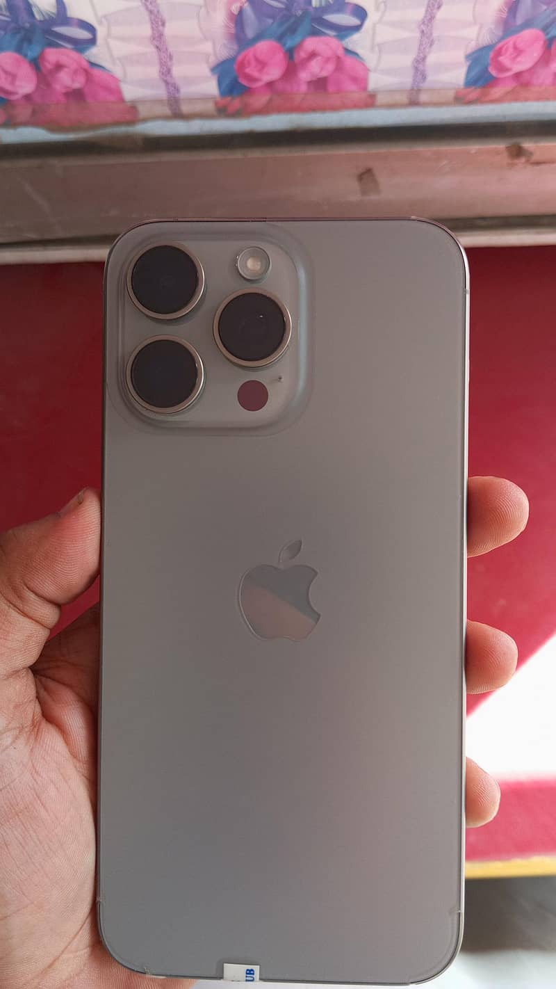 Apple iPhone 15 Pro Max 1