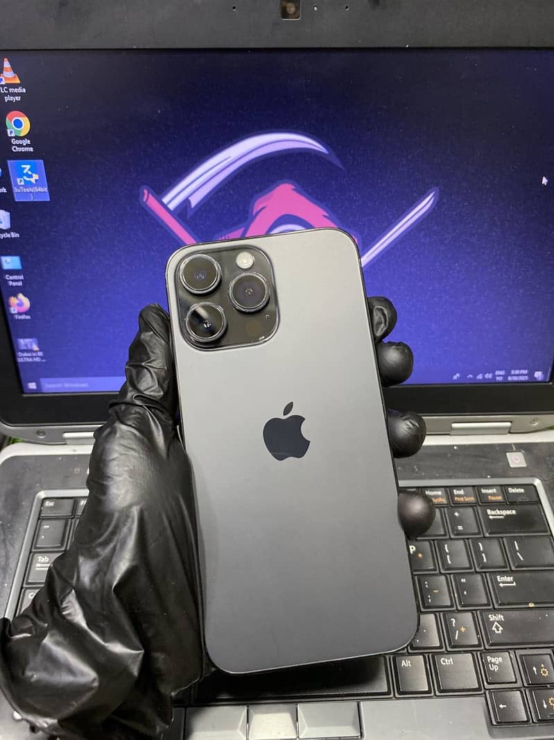 Apple iPhone 14 Pro Max 1