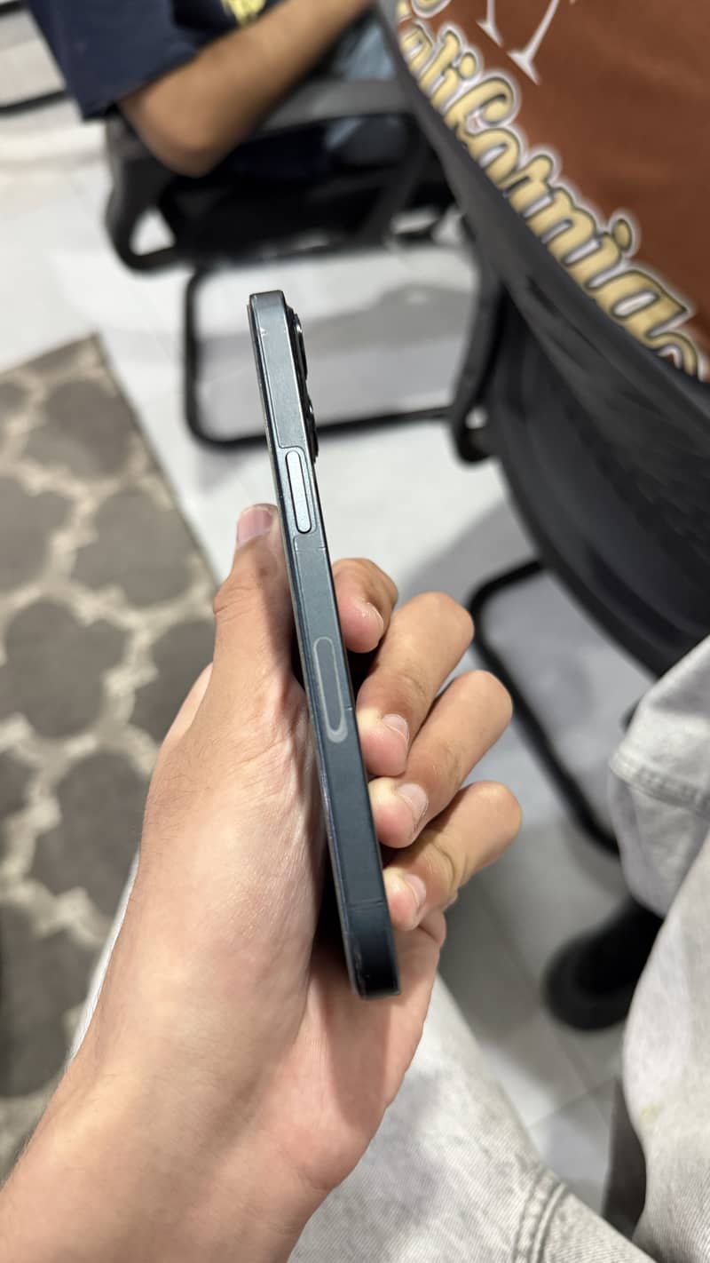 Apple iPhone 13 3