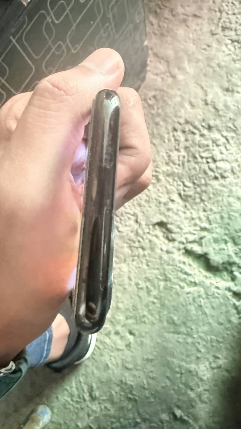 Apple iPhone 11 Pro Max 3