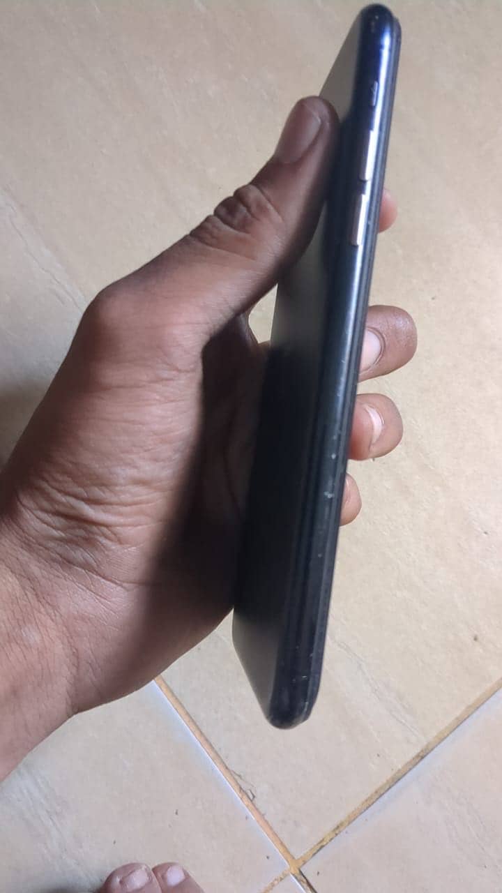 Apple iPhone 11 Pro Max 3