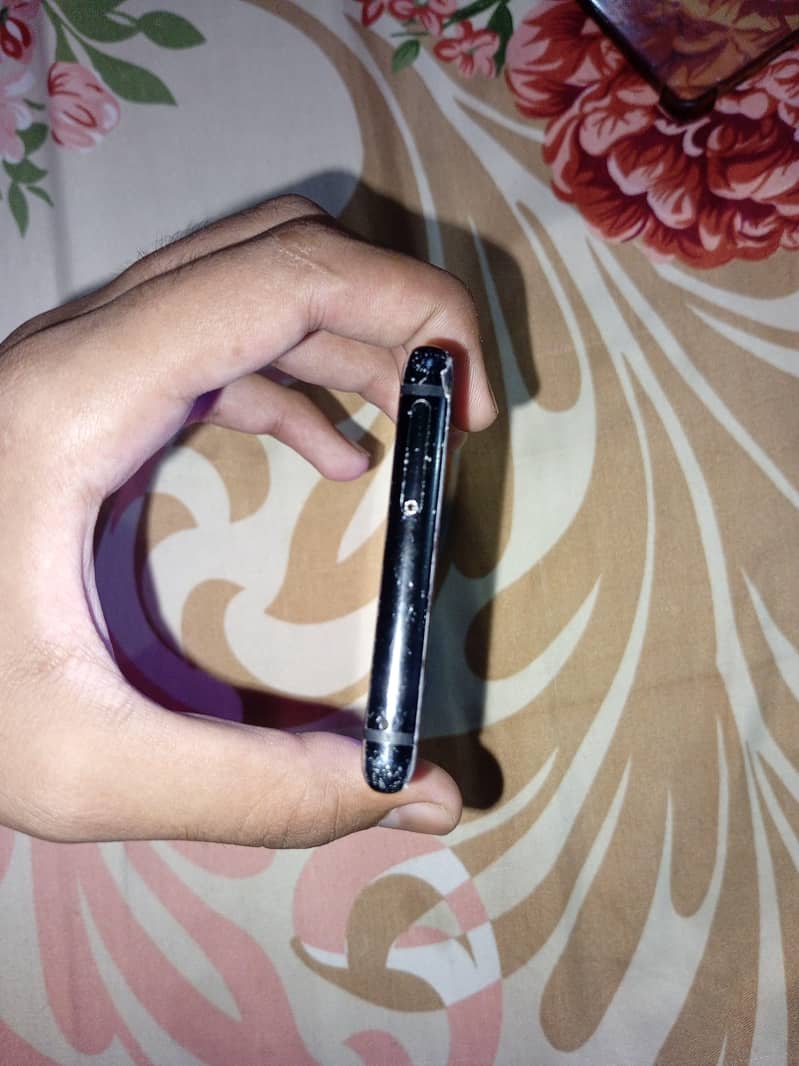 Samsung Mobile Note 8 4