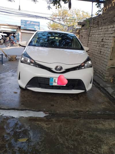 TOYOTA VITZ 2015/2018 (ISLAMABAD REGISTERED) FOR SALE