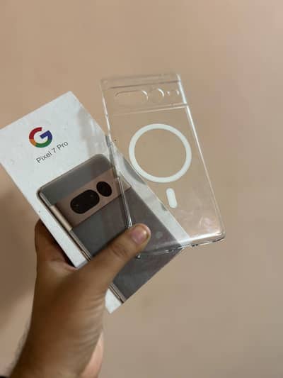Pixel 7 Pro  new box with original cable and premium back cover