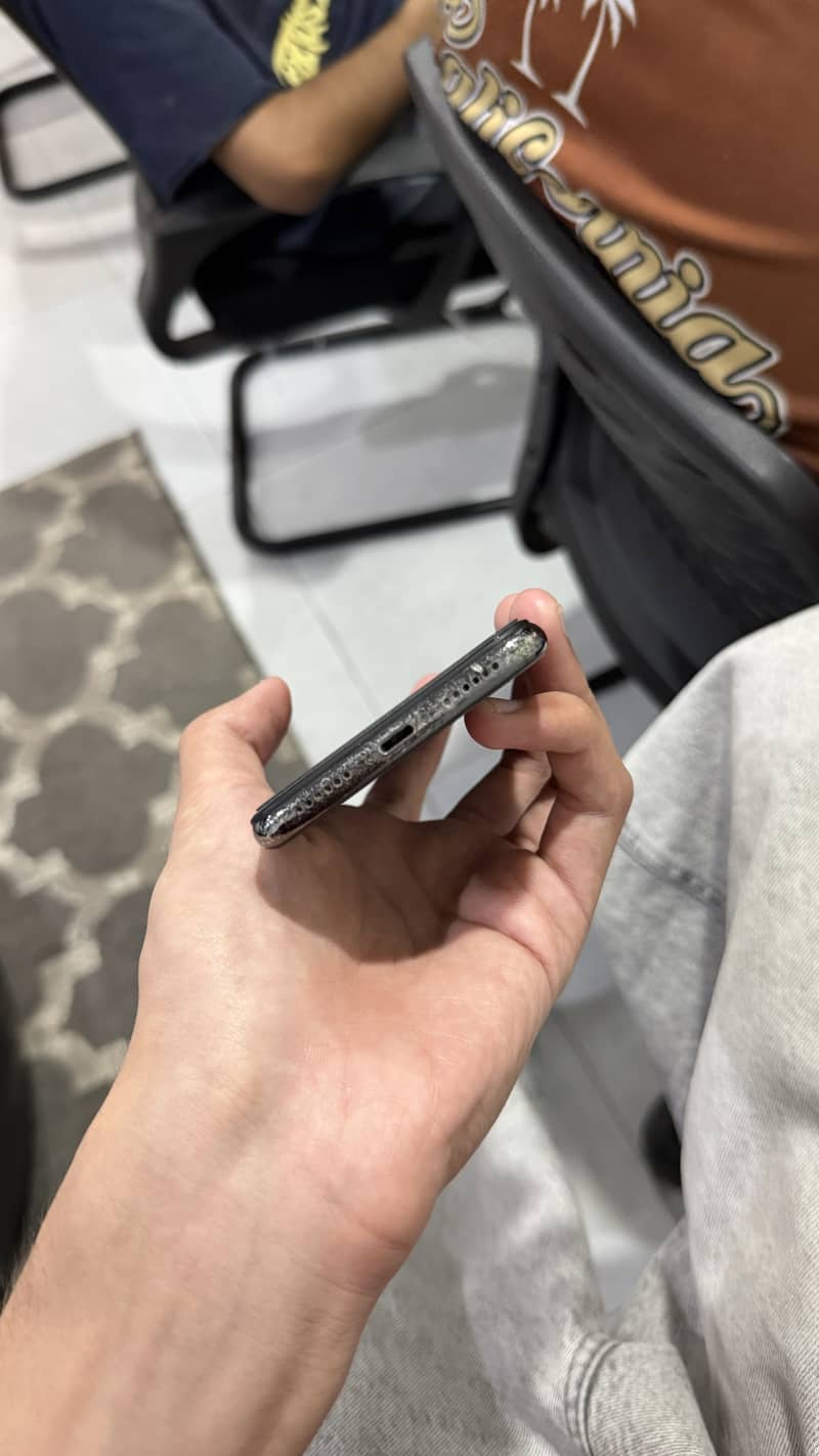 Apple iPhone X 2