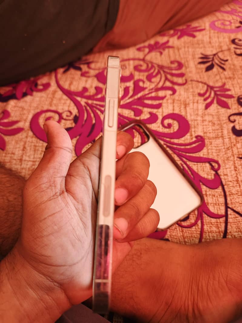 Apple iPhone 12 Pro 4
