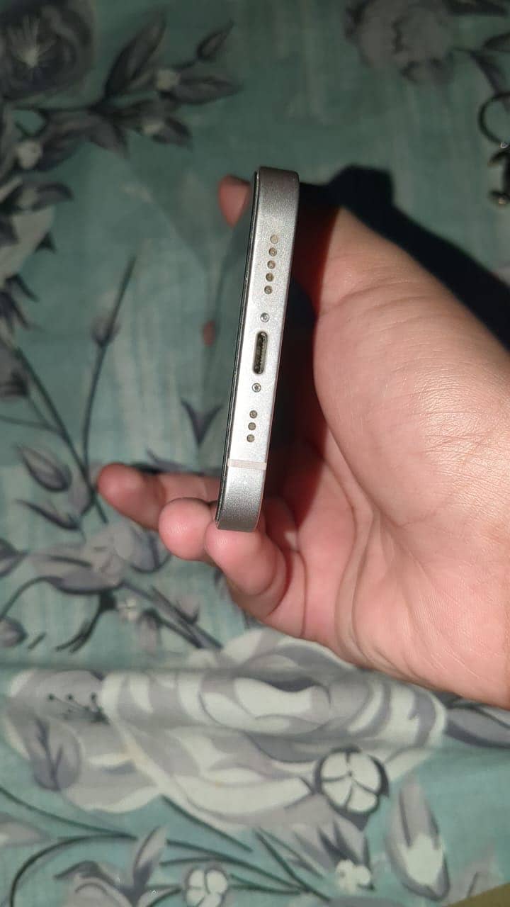 Apple iPhone 13 3