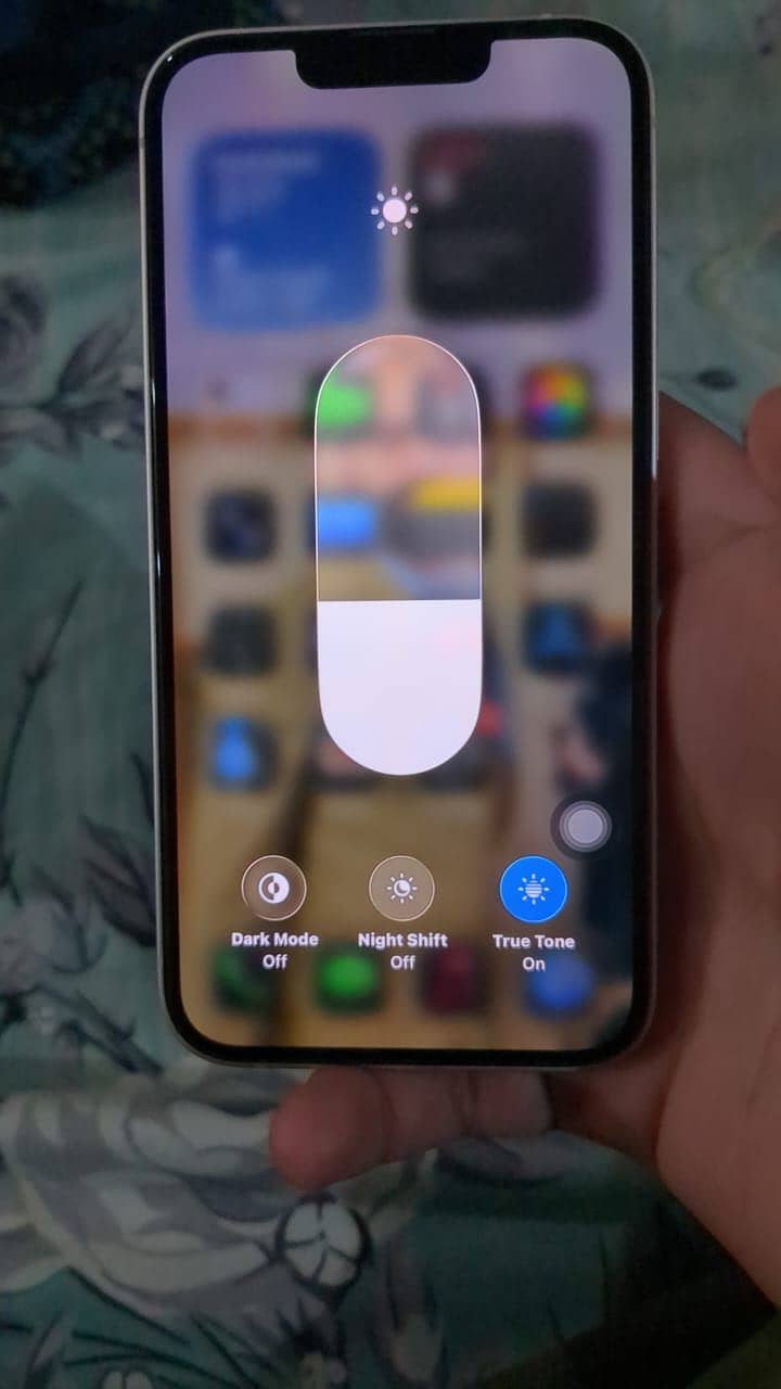 Apple iPhone 13 4