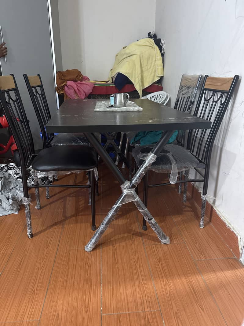 Dining table nd chairs 1
