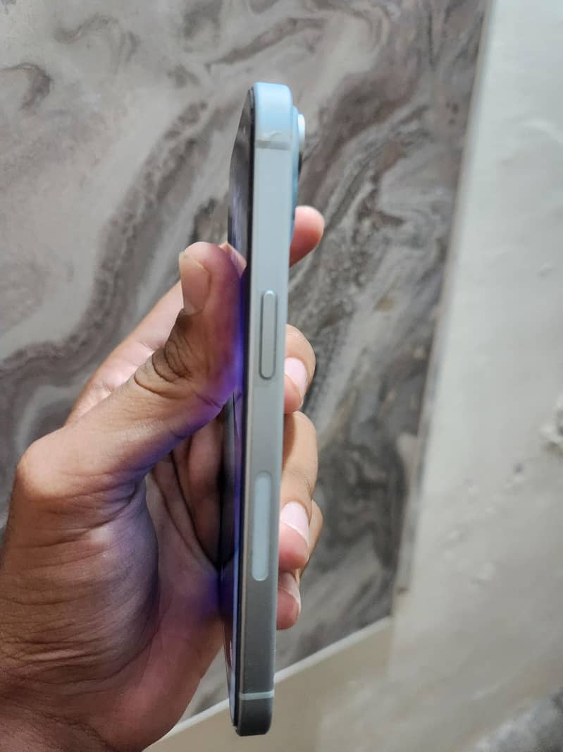 Apple iPhone 15 5