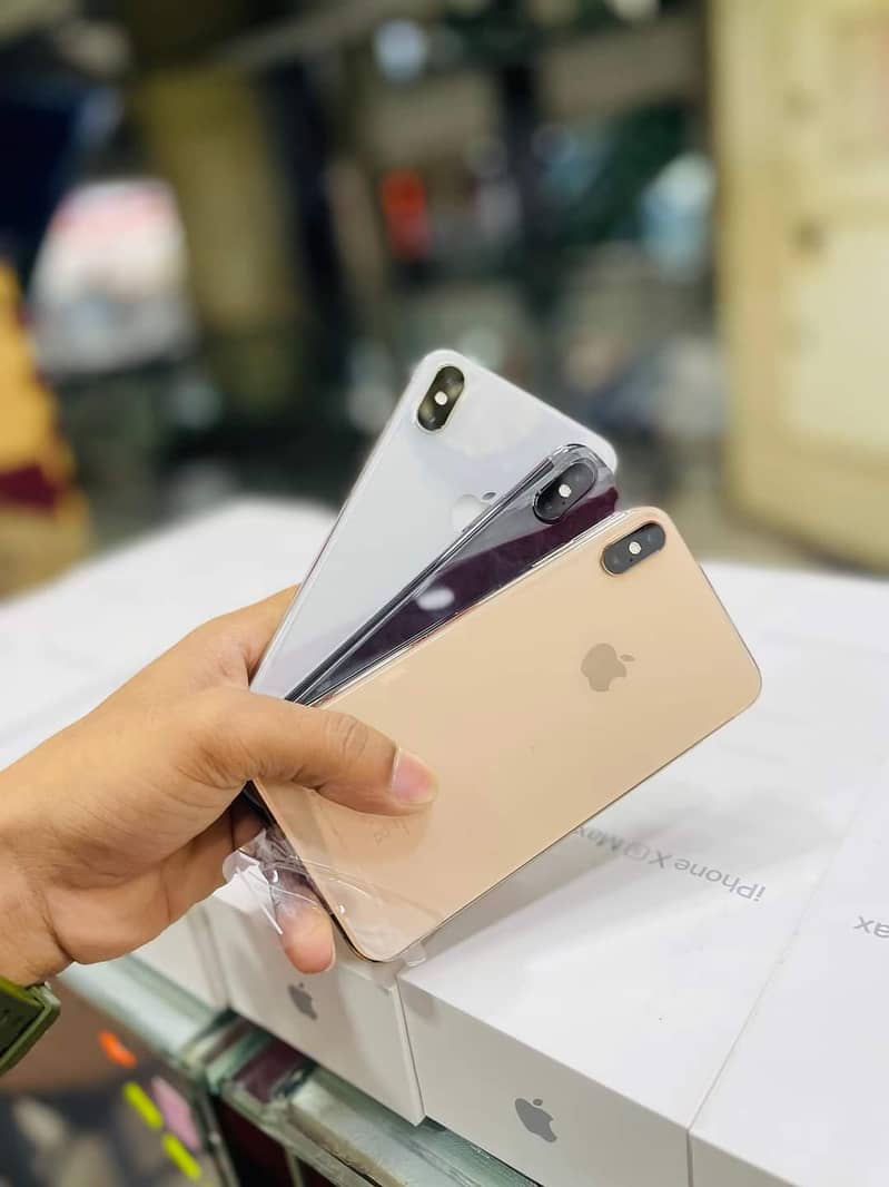 iPhone X's Max 2