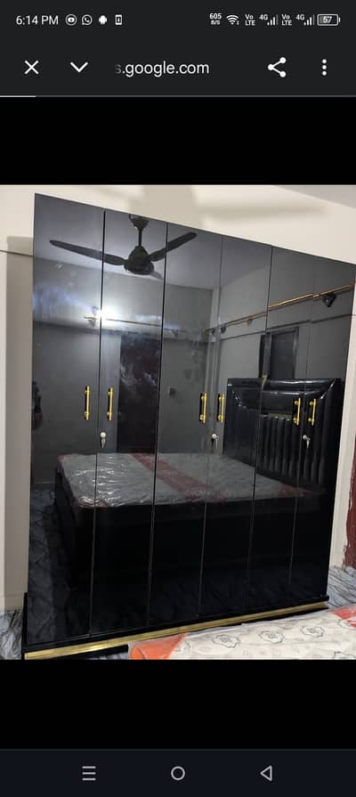 Glossy sheet wordrobe and divider