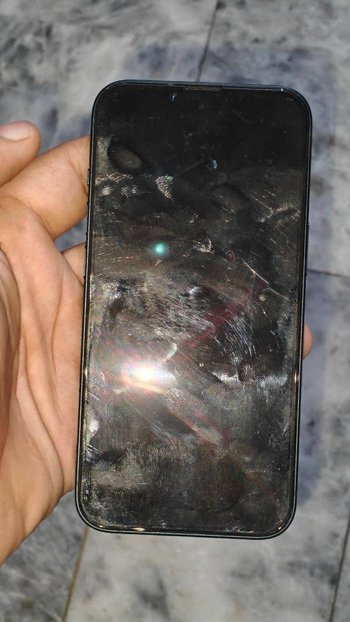 Apple iPhone 14 4