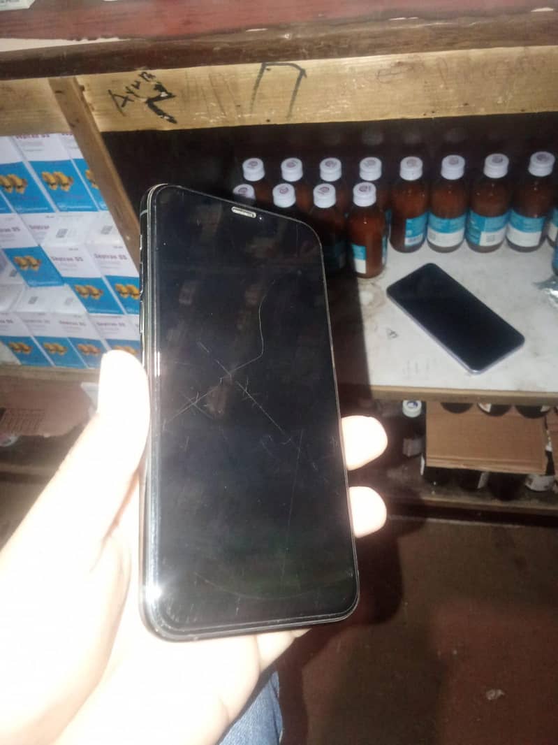Apple iPhone 11 Pro 1
