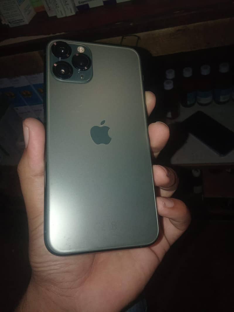Apple iPhone 11 Pro 4
