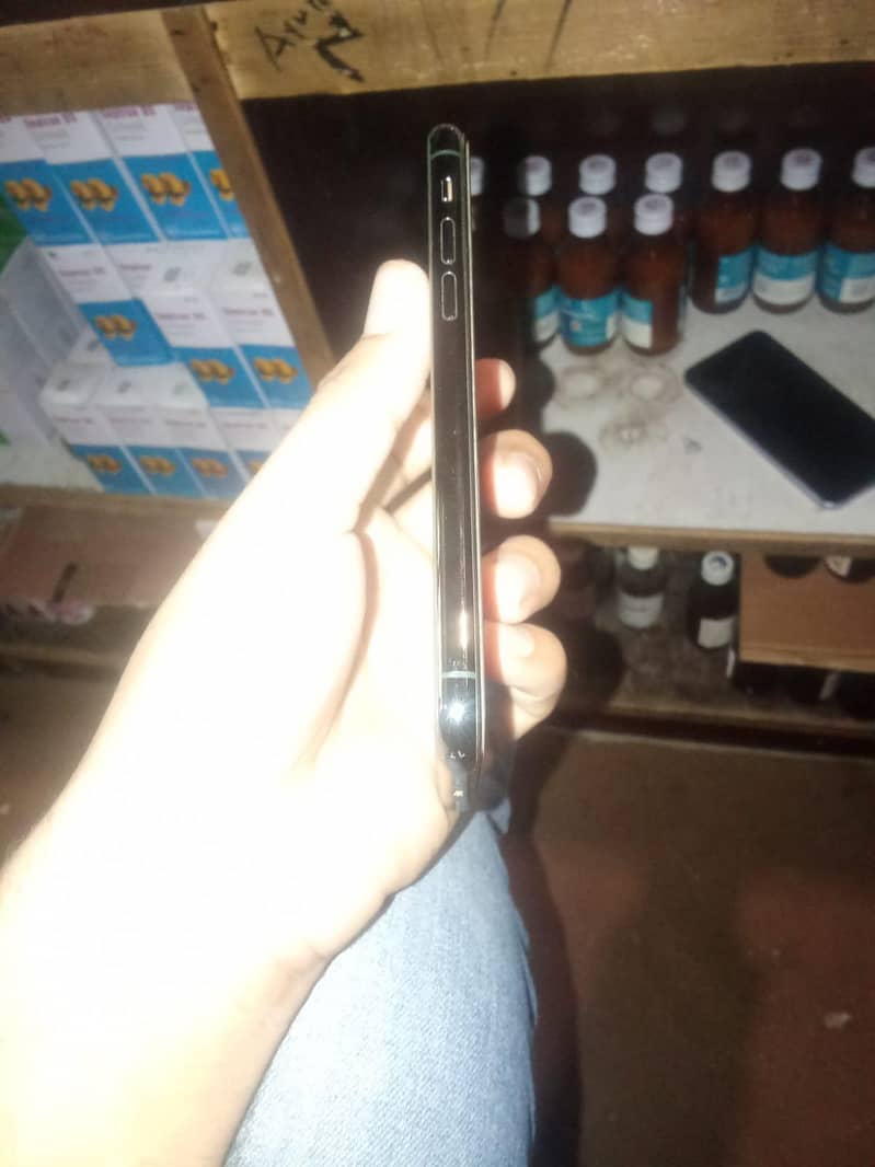 Apple iPhone 11 Pro 7